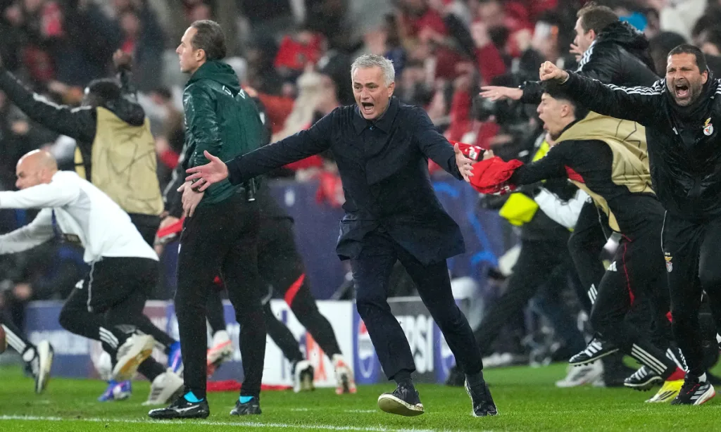 Mourinho và trái ngọt từ chiến thắng trước Real